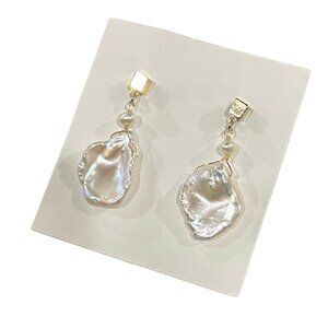 Baroque pearl teardrop dangle earrings NWT